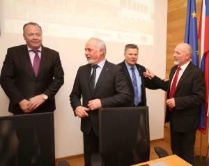 PODPIS POGODBE  FOTO LJUBO VUKELIČ 23s